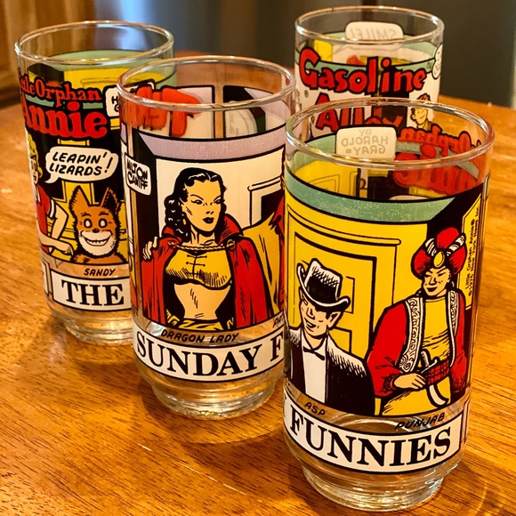Vintage 1976 Sunday Funnies glass collection